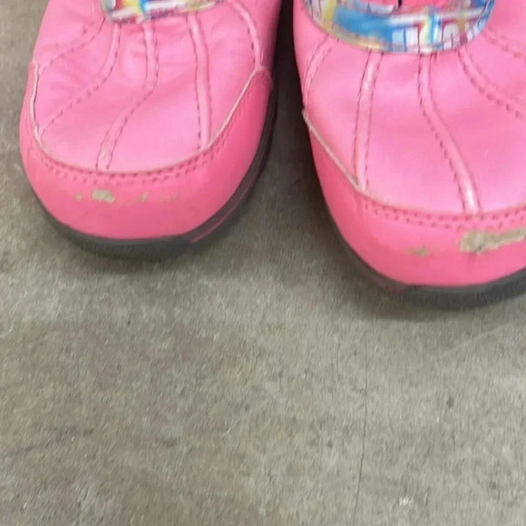 Girls pink  uggs - Picture 2 of 6